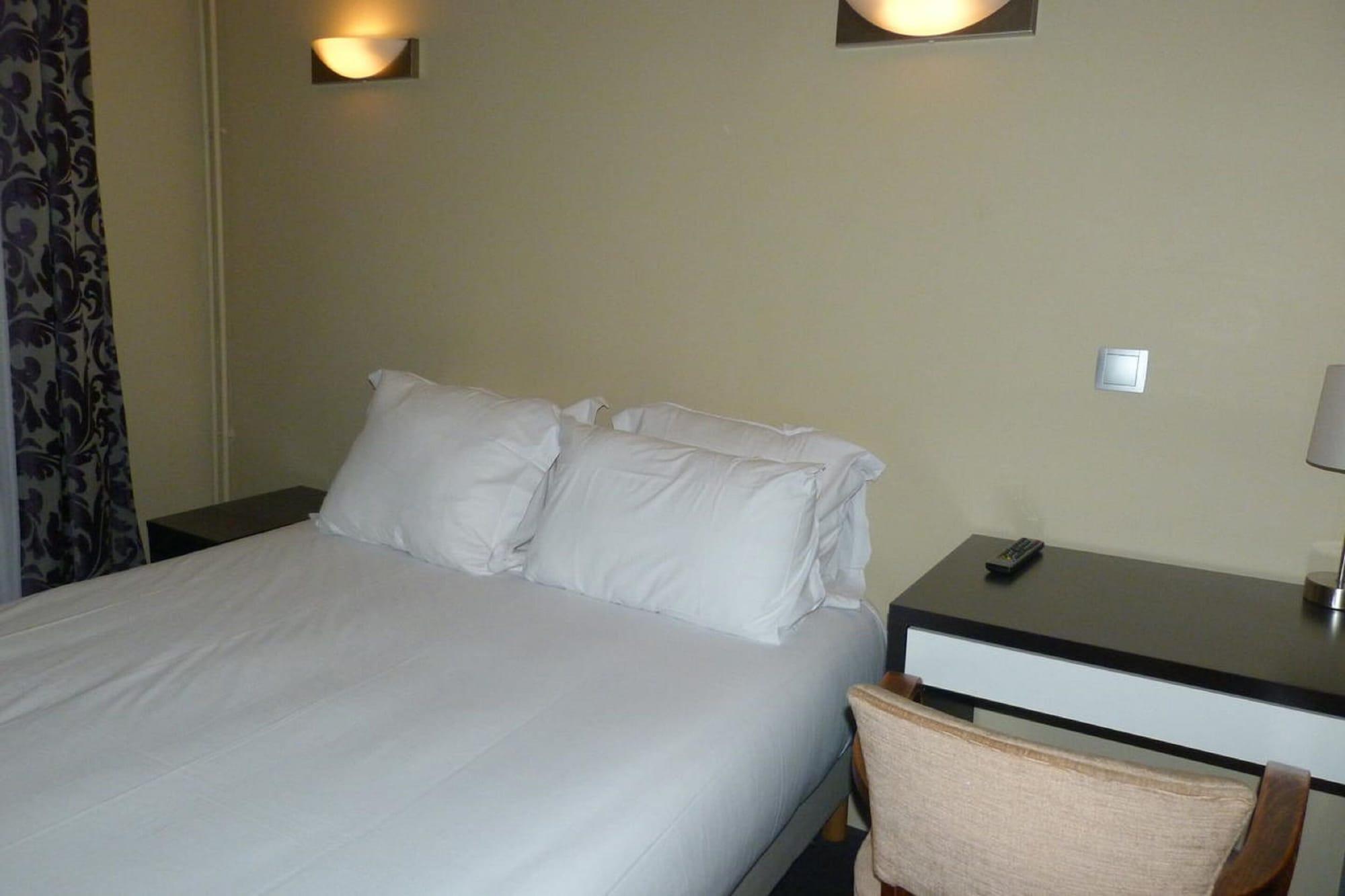 Hotel Du Jura Paris Bagian luar foto