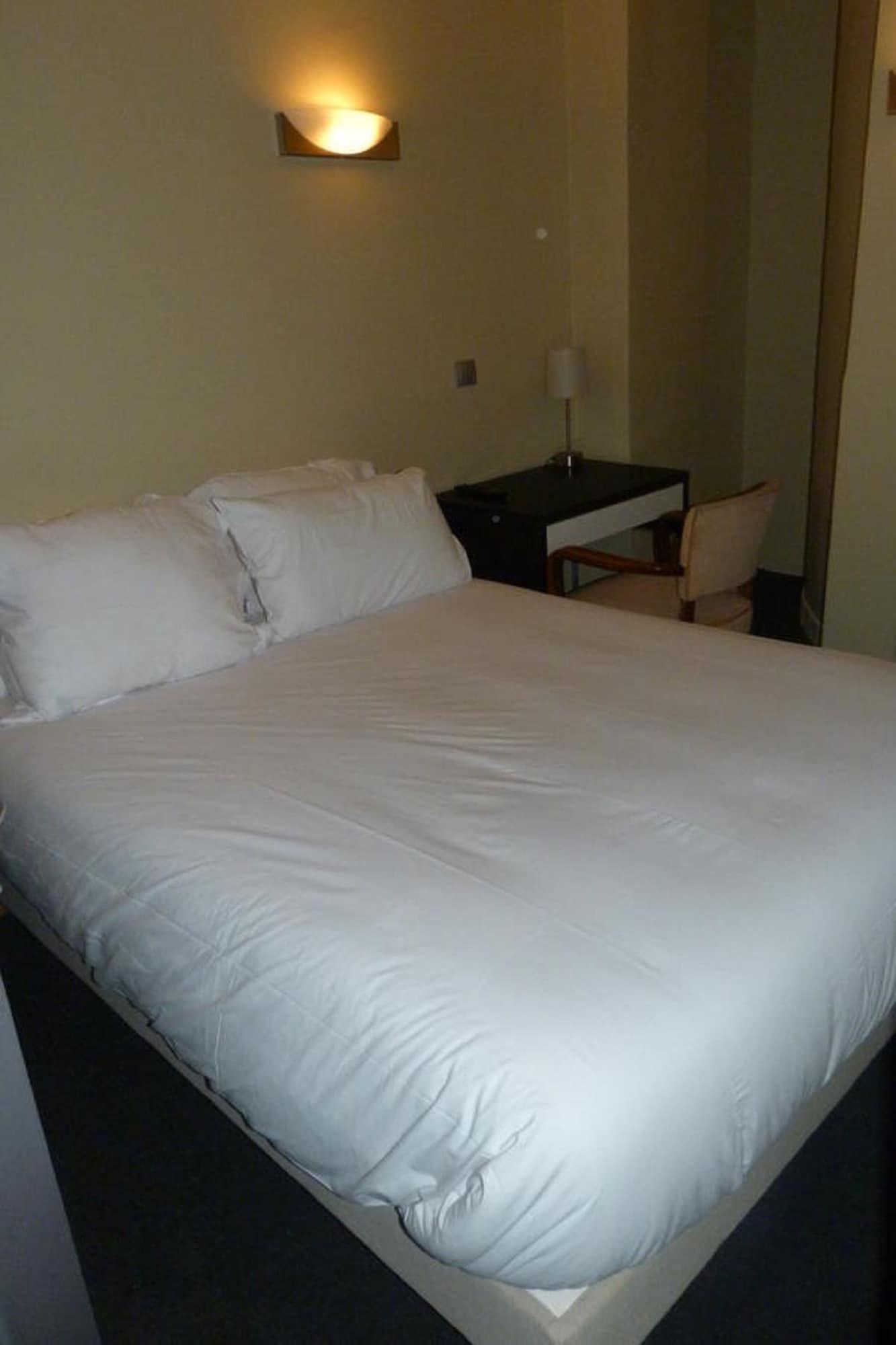Hotel Du Jura Paris Bagian luar foto